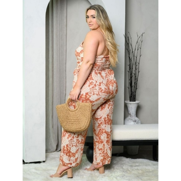 Plus Sleevless Jumpsuit - Picture 2 of 2